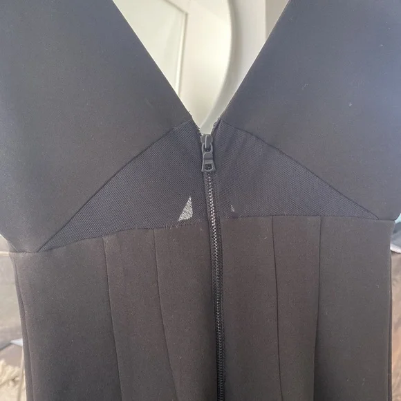 Black Alice + Olivia dress with cutout sz 0 - Picture 3 of 3